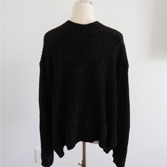 Urban Outfitters Black Chenille Slouchy V-Neck Sweater - Picture 4 of 5